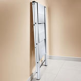  Your aluminium step ladder in an elegant Italian design is a mere 50 x 106 x 4cm (19 7&frasl;10" x 41 7&frasl;10" x 1 2&frasl;3") (W x H x D) when folded down.