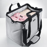  Very handy: The metal frame holds the bag open, just like with good old doctor&rsquo;s bags.