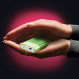  Your battery powered hand warmer feels especially cosy in the fluffy 
cotton-knit pouch (3 are supplied).