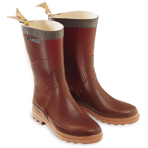 Wellington Boots Wellington boots made from genuine natural rubber &ndash; completely waterproof. For ladies and gents.