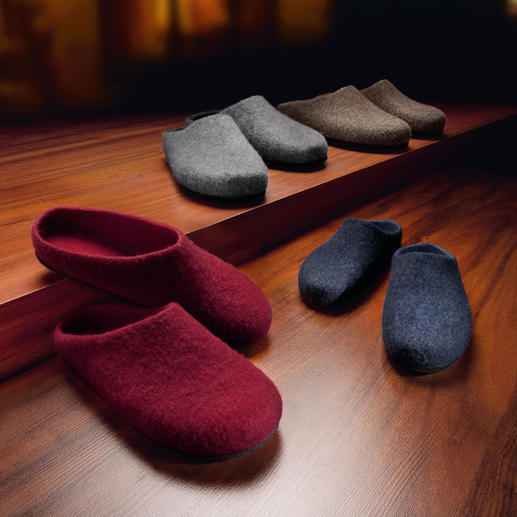 Felt Slipper Made from pure virgin wool into a seamless slipper. For ladies and men.