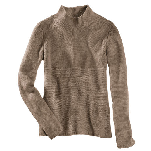 Coarse Knit Summer Cashmere Pullover Looks like a modern coarse knit. Except it&rsquo;s lightweight, soft, and not too warm.