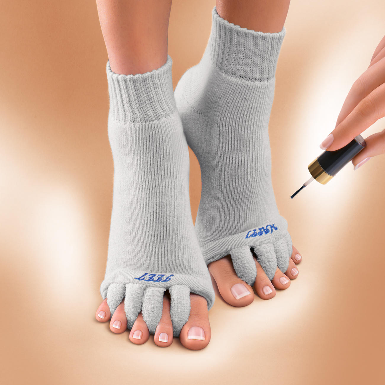 Warm Happy Feet Stock Photo - Download Image Now - Happiness, Sock,  Reflexology - iStock