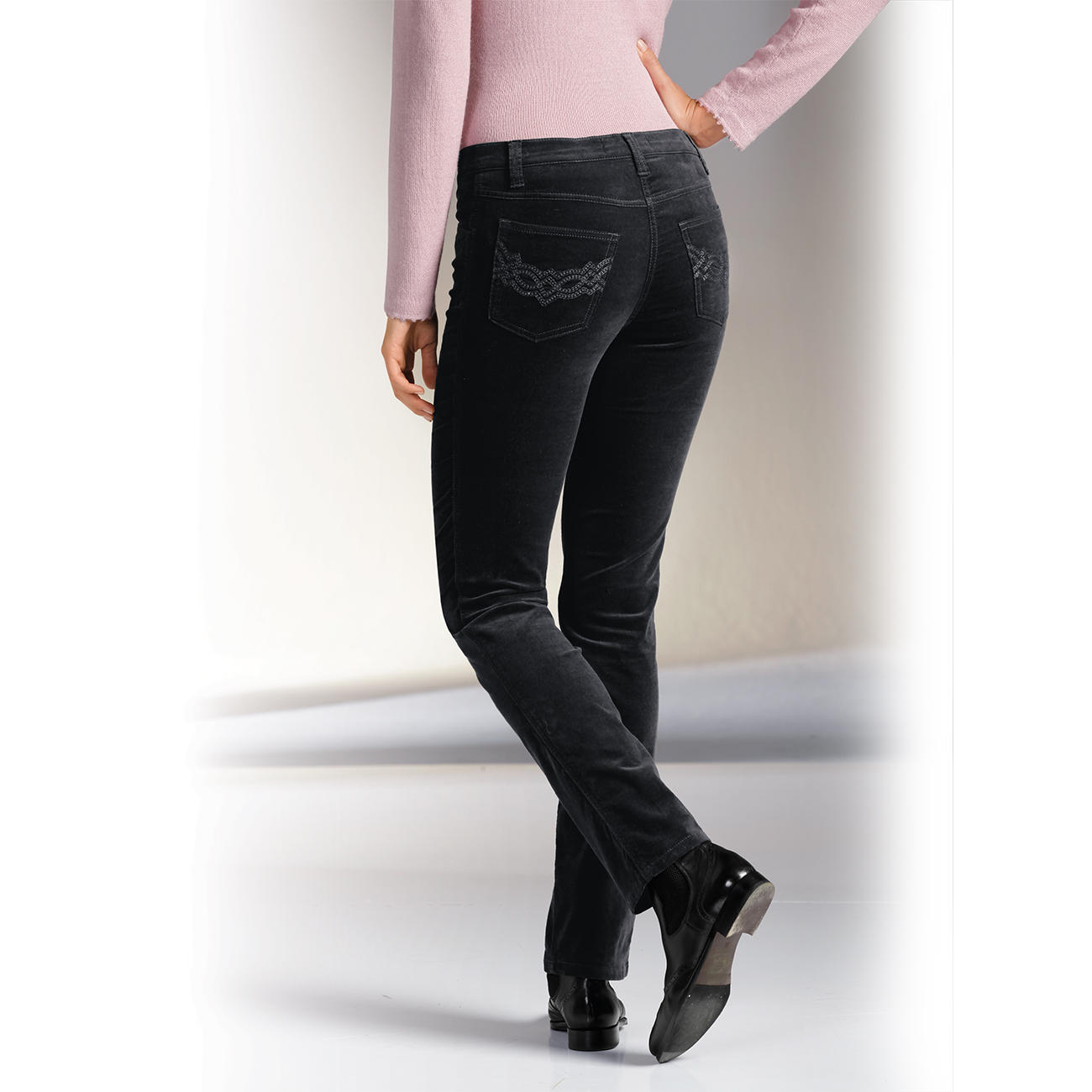 flattering jeans for flat bottoms