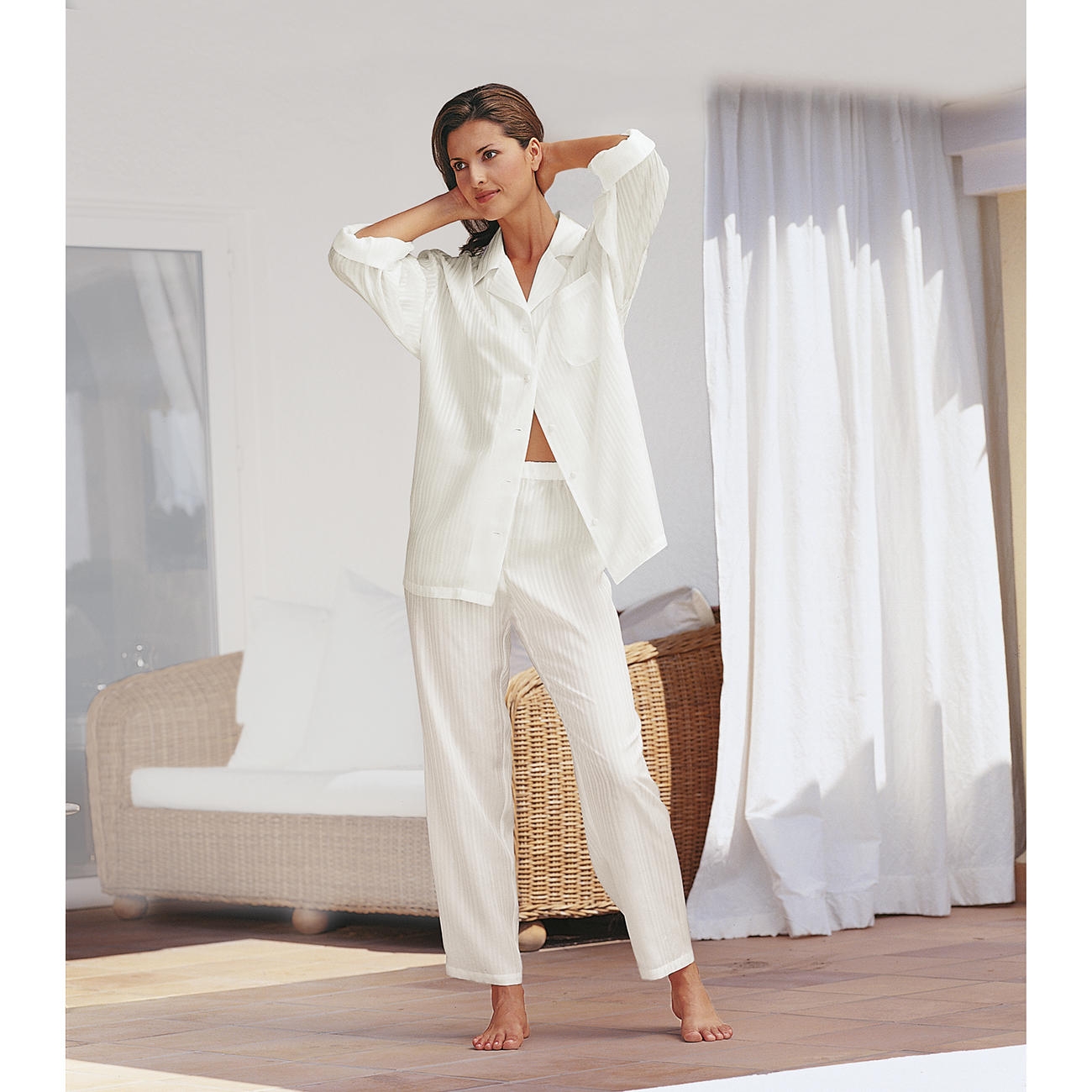 Silk Pyjamas with Travel Case - Pure silk pyjamas. Affordable luxury ...