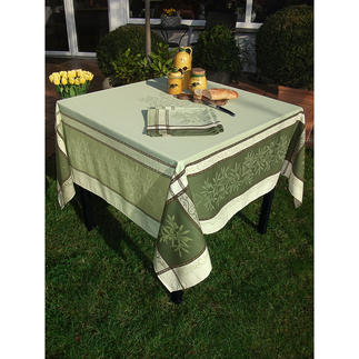 Woven Olive Table Linen Beautiful linen for indoors and outdoors that creates a holiday feeling. Made of 100% cotton – hard-wearing and stain repellent.