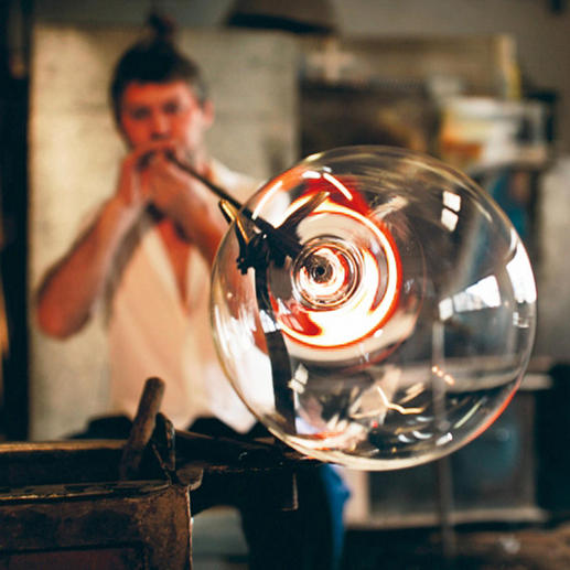 The elaborate manual work is reminiscent of the craftsmanship of Venetian glassblowers from the Renaissance. The elaborate manual work is reminiscent of the craftsmanship of Venetian glassblowers from the Renaissance.