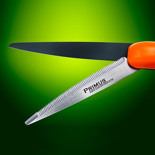 Similar to serrated knives, these blades stay sharp much longer compared to blades with a straight cutting edge. Also perfect to trim small branches.