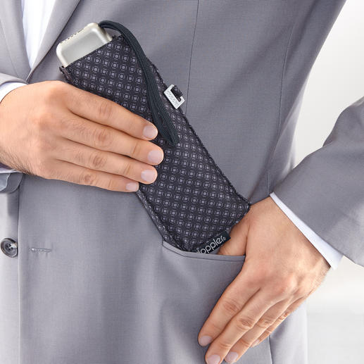 Hardly bigger than a spectacle case, your mini umbrella fits easily in the pocket of your jacket. Hardly bigger than a spectacle case, your mini umbrella fits easily in the pocket of your jacket.