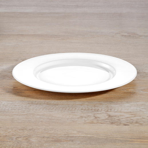 Salad/dessert plates from dinnerware set