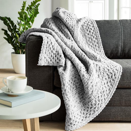 Irelands Eye Aran Knitted Throw Pure nature: Warm merino wool with soft cashmere.