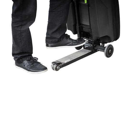 Simply extend the telescopic handle, fold down the footrest and off you go. Simply extend the telescopic handle, fold down the footrest and off you go.
