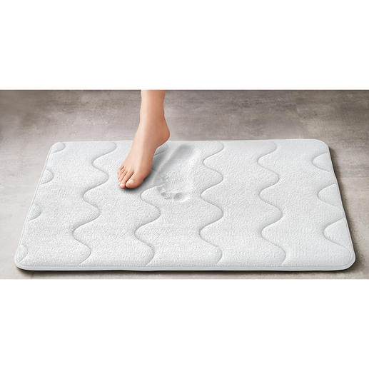The memory foam adapts to your foot shape and feels like you’re standing on clouds. The memory foam adapts to your foot shape and feels like you’re standing on clouds.