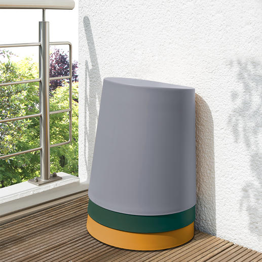 Stackable to the smallest possible size. Inside spacers prevent a vacuum and the stools can be easily unstacked again. Stackable to the smallest possible size. Inside spacers prevent a vacuum and the stools can be easily unstacked again.
