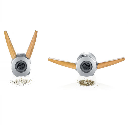 For larger quantities simply pull the handles apart with both hands. For larger quantities simply pull the handles apart with both hands.