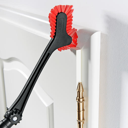 Effortlessly remove dust from any type of frame or edging. Ideal for example on baseboards, door, and window frames.
