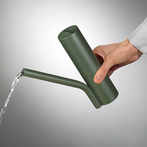 The narrow spout achieves a perfectly adjustable, fine jet.