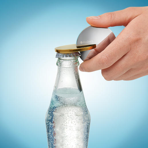 A light stroke is enough – and the bottle is open. A light stroke is enough – and the bottle is open.