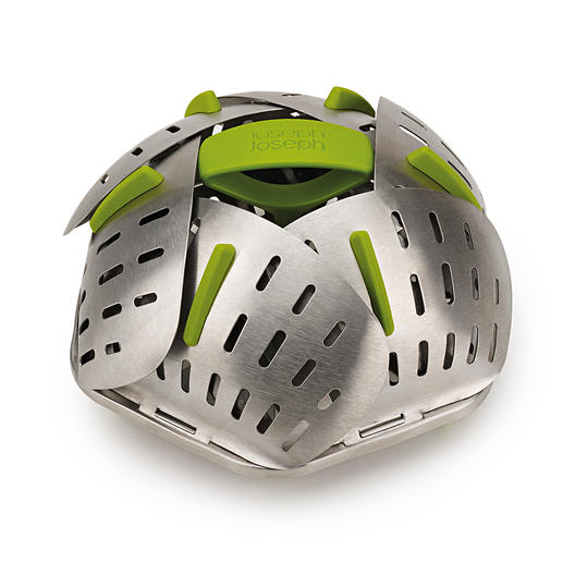 The stainless steel basket saves space when stored folded up. The stainless steel basket saves space when stored folded up.