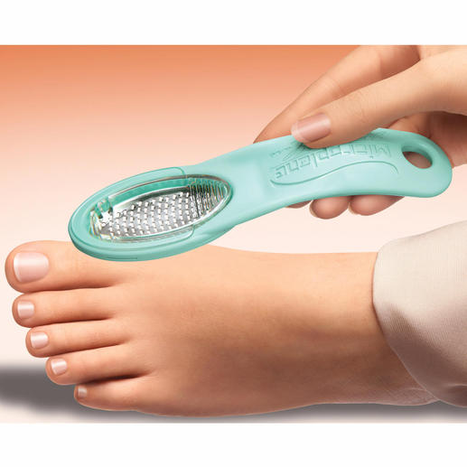Foot File/Callus Remover Ingenious blade technology swiftly rids feet of unattractive calluses. Quickly, gently and thoroughly.