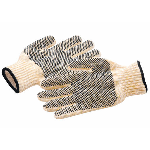 Heat resistant silicone nubs make sure nothing slips from your hands.