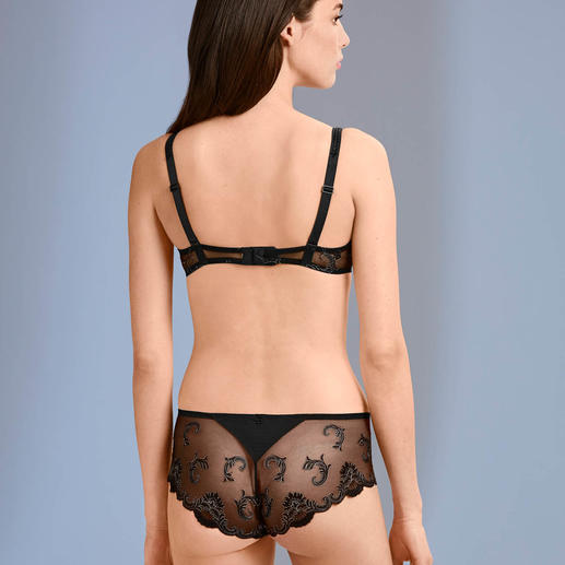 Full Cup Bra and Boyshorts Full Cup Bra and Boyshorts