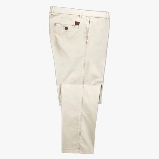 Hoal Chic Chinos Peachy soft. Silky shimmer. Infinitely comfortable. From trousers specialists, Hoal, Germany.
