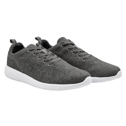 170g Wool Sneakers The 170g (6 oz) sneakers: Lightweight combination of on-trend felted wool and EVA foam.