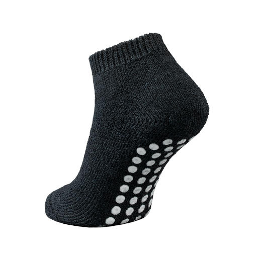 Natural Yoga Socks Particularly skin-friendly: Socks with organic-certified silicone grip. By Hirsch Sports.
