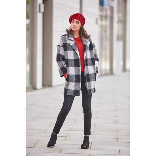 La Fée Maraboutée check print coat A classic look with all the comfort of modern fabric: The check print A-line coat made from cotton jersey fabric.