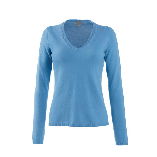 FTC Cashmere Polo Neck and V-Jumper As airy as a shirt. Except it’s made from the finest downy-soft cashmere.