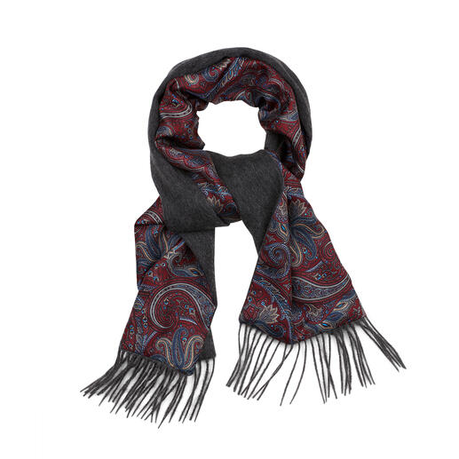 Ascot Double-sided Winter Scarf An elegant silk scarf can be this warm – a warm woollen scarf can be this elegant.
