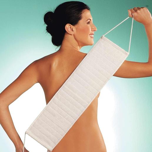 The back cloth makes it easy to cleanse hard to reach areas.